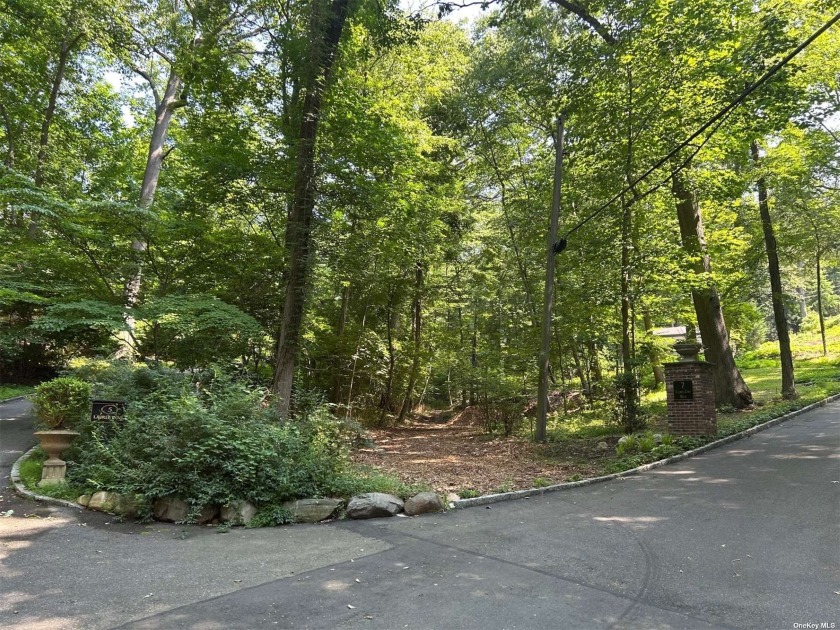 Build your dream home on secluded 2+ Acre lot in Oyster Bay Cove - Beach Acreage for sale in Oyster Bay Cove, New York on Beachhouse.com