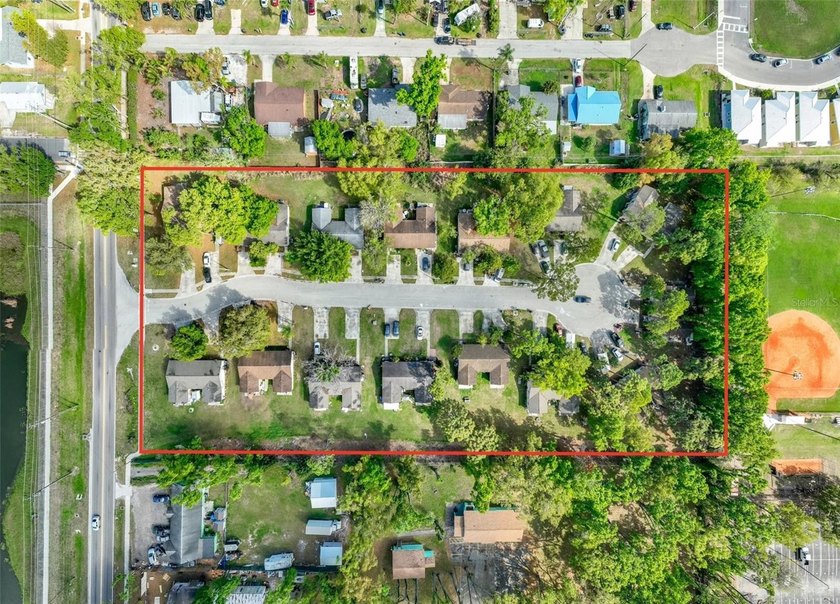 The Cul De Sac Apartments, is a 30-unit multifamily investment - Beach Townhome/Townhouse for sale in Bradenton, Florida on Beachhouse.com