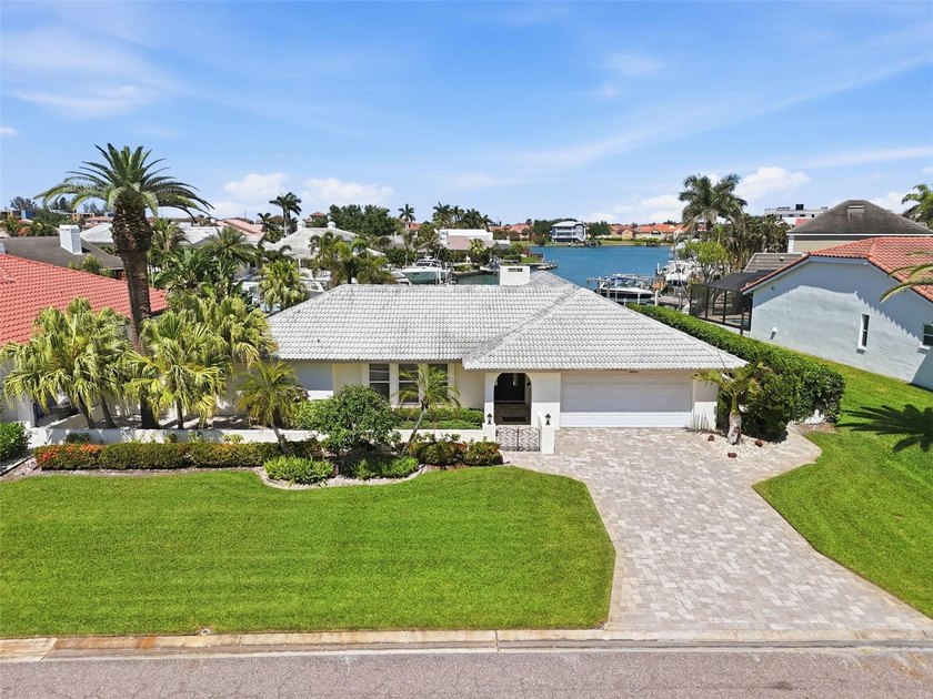 Welcome to your slice of waterfront living in the highly - Beach Home for sale in St. Petersburg, Florida on Beachhouse.com