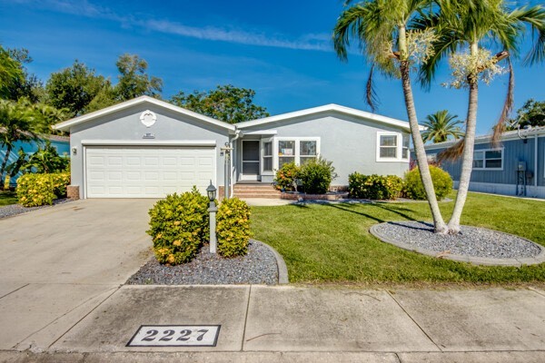 Beautiful turnkey home in Del Tura Country Club now available! - Beach Home for sale in North Fort Myers, Florida on Beachhouse.com