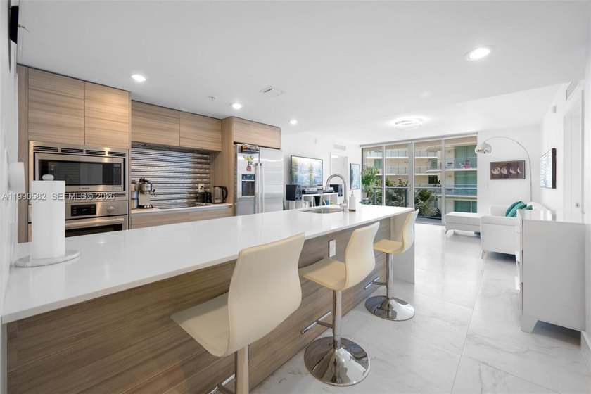 Opportunity to own an absolute turn key 2 bedroom/2 full - Beach Condo for sale in Miami Beach, Florida on Beachhouse.com