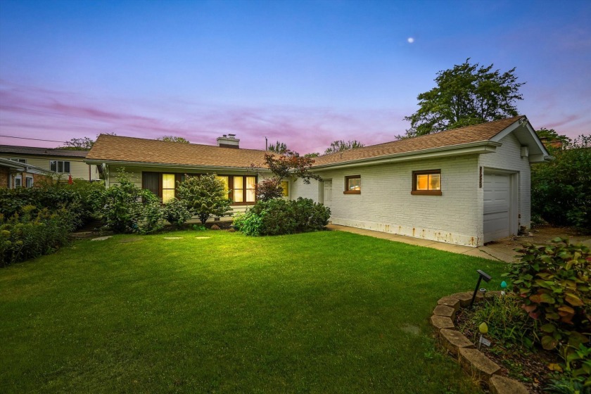 Nestled on an oversized 55' x 131' lot, this charming - Beach Home for sale in Skokie, Illinois on Beachhouse.com