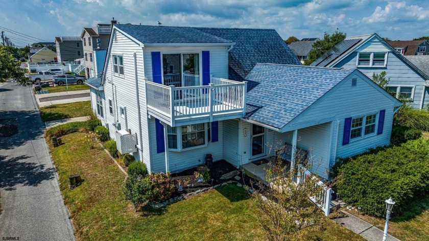 Don't miss this STUNNING shore home boasting 4 bedrooms, 2.5 - Beach Home for sale in Ocean City, New Jersey on Beachhouse.com