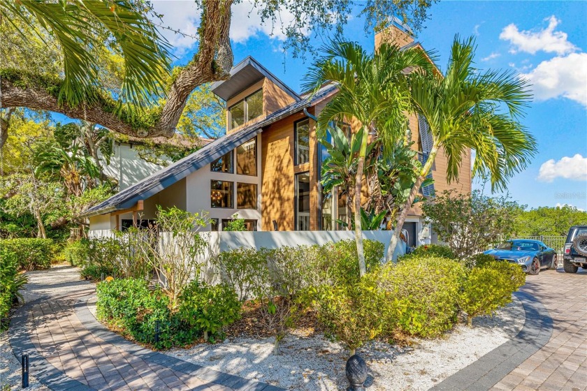 Owner financing options available!! A mid-century coastal modern - Beach Home for sale in Sarasota, Florida on Beachhouse.com
