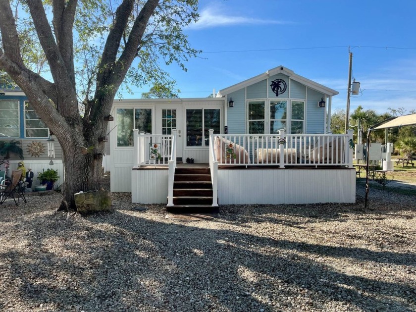 This is your place in the sun! A spectacular split floor plan - Beach Home for sale in Venice, Florida on Beachhouse.com