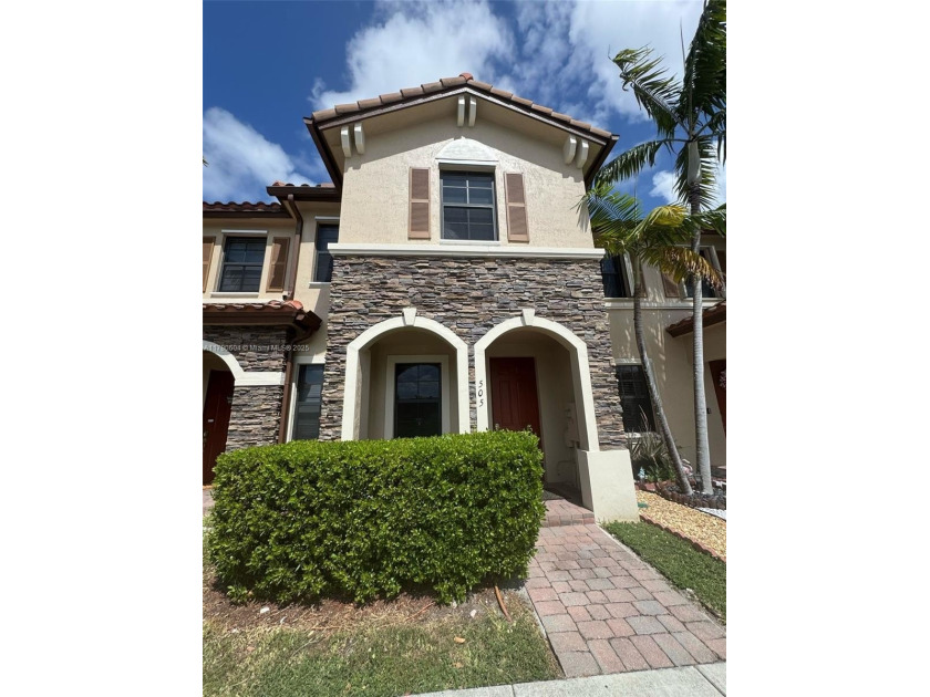 INVESTMENT OPPORTUNITY! STUNNING AND MODERN TOWNHOUSE IN - Beach Townhome/Townhouse for sale in Homestead, Florida on Beachhouse.com