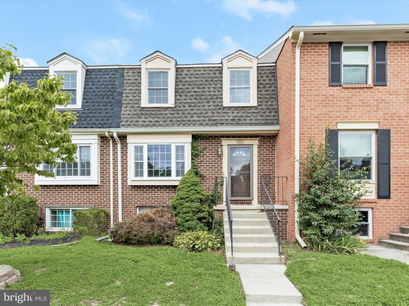 Welcome home to this three-bedroom townhome in the sought-after - Beach Townhome/Townhouse for sale in Pasadena, Maryland on Beachhouse.com