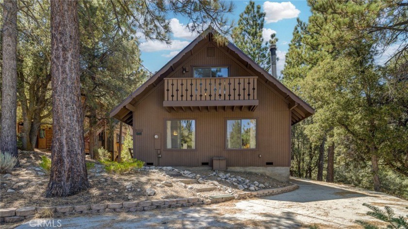 Experience serene mountain living in this charming Pine - Beach Home for sale in Pine Mountain Club, California on Beachhouse.com