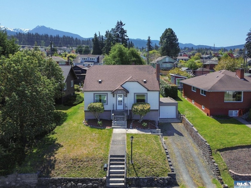 616 E 10th Street - Beach Home for sale in Port Angeles, Washington on Beachhouse.com