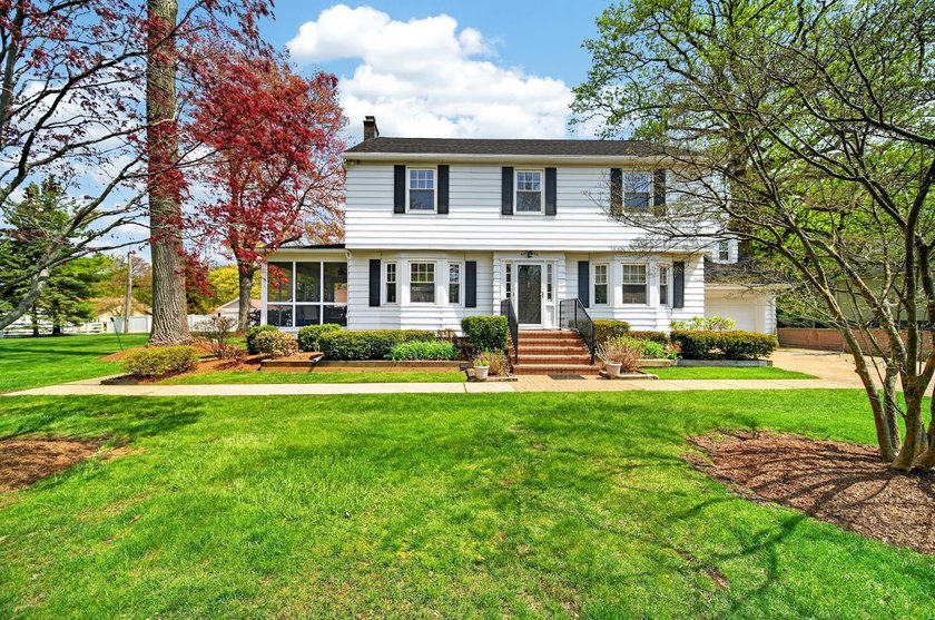 This hidden gem has all of the charm you have been looking for - Beach Home for sale in Erie, Pennsylvania on Beachhouse.com