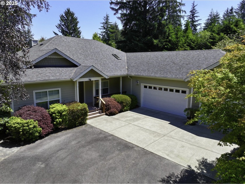 Discover refined living in this stunning 2,153 sq ft home - Beach Home for sale in Florence, Oregon on Beachhouse.com