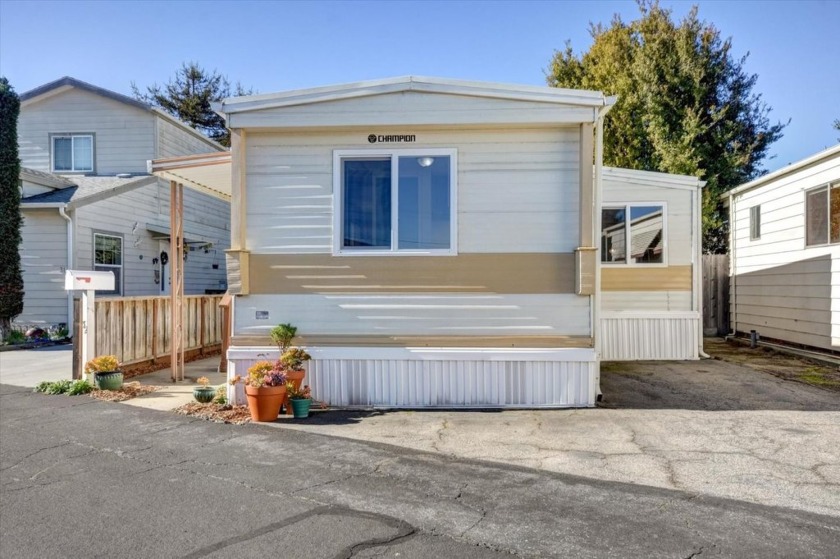 Centrally located mobile home in the Blue and Gold Park is near - Beach Home for sale in Santa Cruz, California on Beachhouse.com