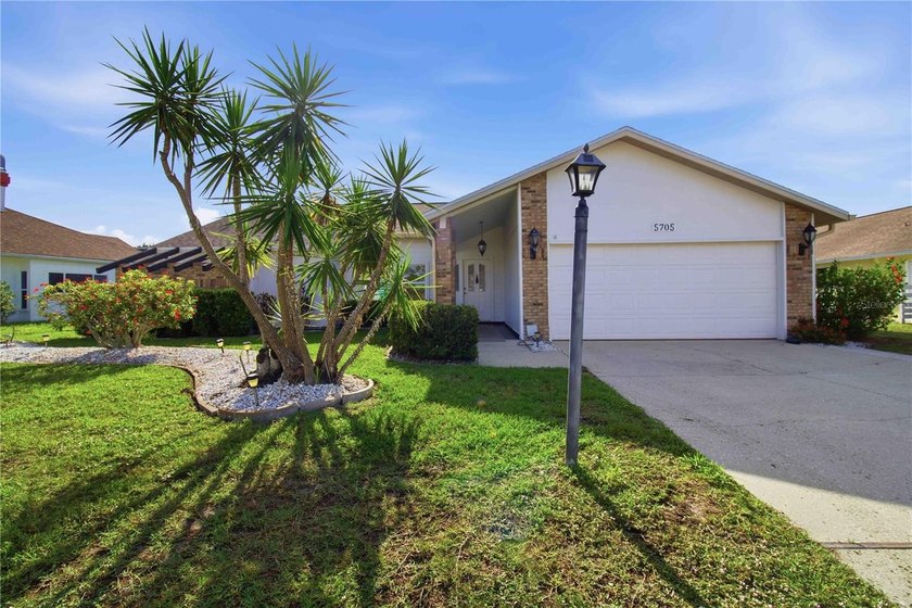 This former model home has 3 bedrooms, 2 baths, plus - Beach Home for sale in Bradenton, Florida on Beachhouse.com