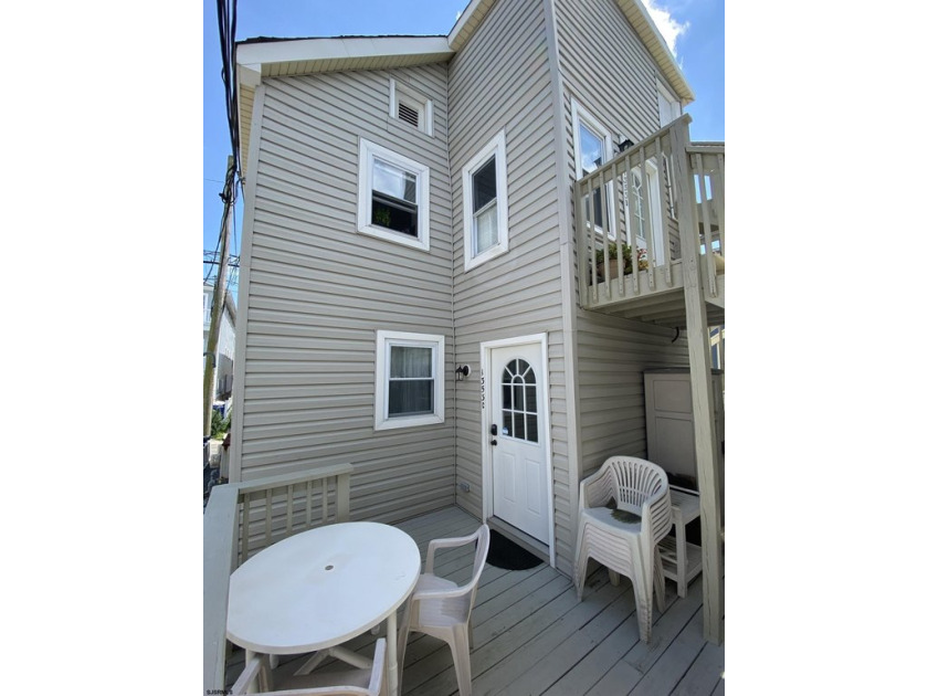 Bright and cheerful second floor two bedroom, one bath condo - Beach Condo for sale in Ocean City, New Jersey on Beachhouse.com