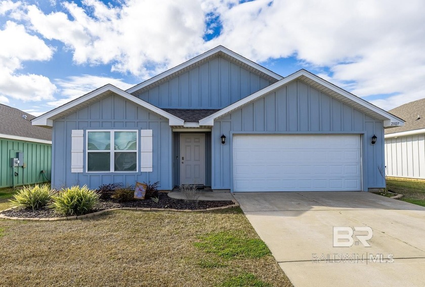 Better than new Gold Fortified home in sought after Oldfield - Beach Home for sale in Daphne, Alabama on Beachhouse.com