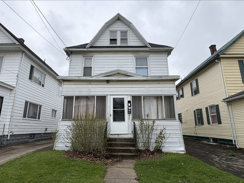 Solid income-producing duplex featuring 2 units with 2 bedrooms - Beach Home for sale in Erie, Pennsylvania on Beachhouse.com
