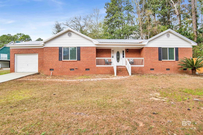 Welcome to 303 Ridgewood Drive in Daphne, AL, a recently - Beach Home for sale in Daphne, Alabama on Beachhouse.com