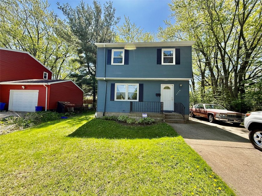 Move-in ready 3-bedroom, 1.5-bath home offering comfort - Beach Home for sale in Erie, Pennsylvania on Beachhouse.com