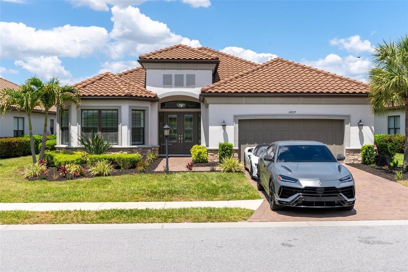 Under contract-accepting backup offers. GOLF MEMBERSHIP - Beach Home for sale in Bradenton, Florida on Beachhouse.com