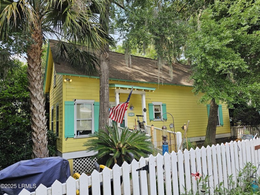Downtown Port Royal. This charming 2-bedroom cottage blends - Beach Home for sale in Port Royal, South Carolina on Beachhouse.com