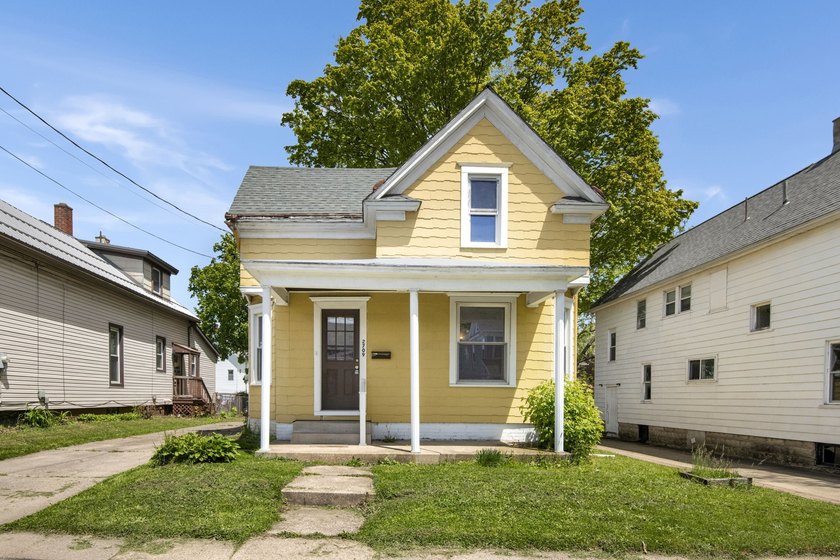 Located in the heart of Erie, this newly listed home offers - Beach Home for sale in Erie, Pennsylvania on Beachhouse.com