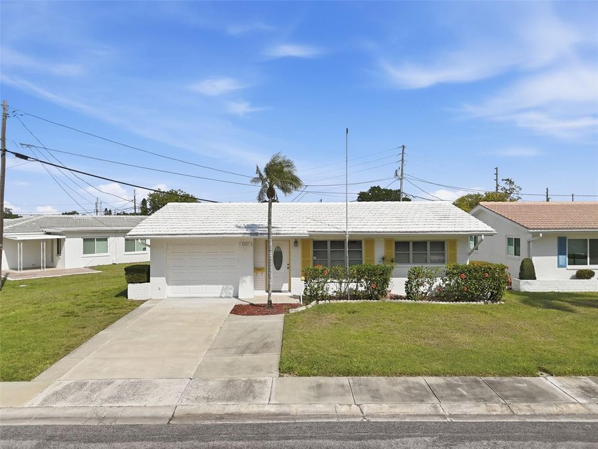 This is the kind of home that makes life feel easy the second - Beach Home for sale in Pinellas Park, Florida on Beachhouse.com