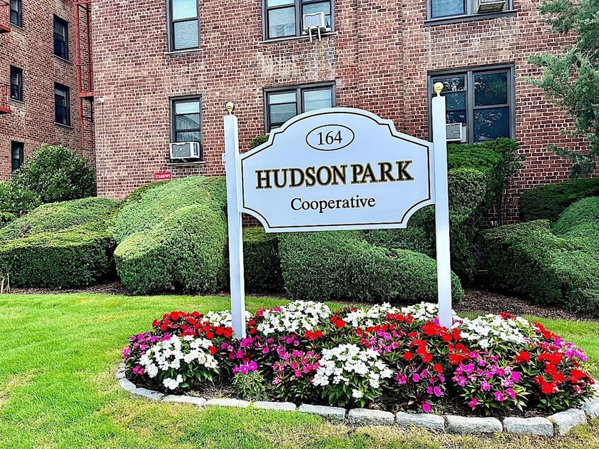 Welcome to this spacious two-bedroom apartment in New Rochelle - Beach Home for sale in New Rochelle, New York on Beachhouse.com