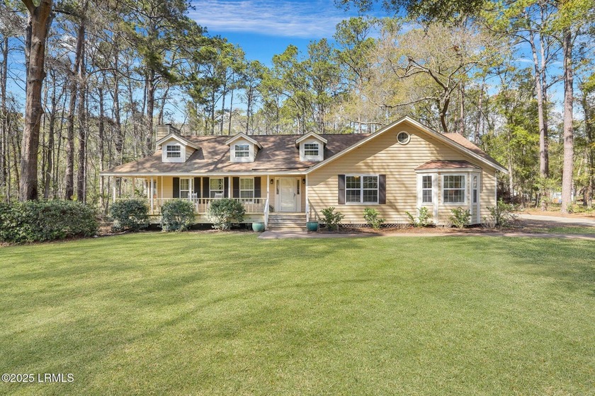 Welcome to 611 Ashdale Dr., Beaufort, SC - Lowcountry Living at - Beach Home for sale in Beaufort, South Carolina on Beachhouse.com