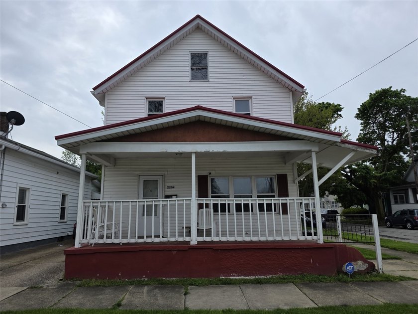 Great 3-unit investment property, 100% occupied with separate - Beach Home for sale in Erie, Pennsylvania on Beachhouse.com