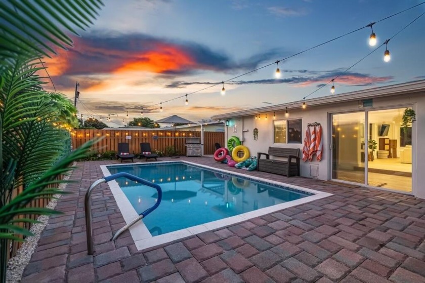 Welcome to your private oasis in the heart of Lake Osborne! This - Beach Home for sale in Lake Worth Beach, Florida on Beachhouse.com