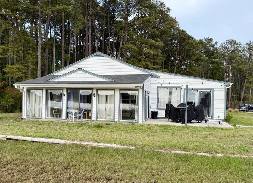 AUCTION - ONLY $200,000 STARTING BID! BEAUTIFUL WINDMILL POINT - - Beach Home for sale in White Stone, Virginia on Beachhouse.com