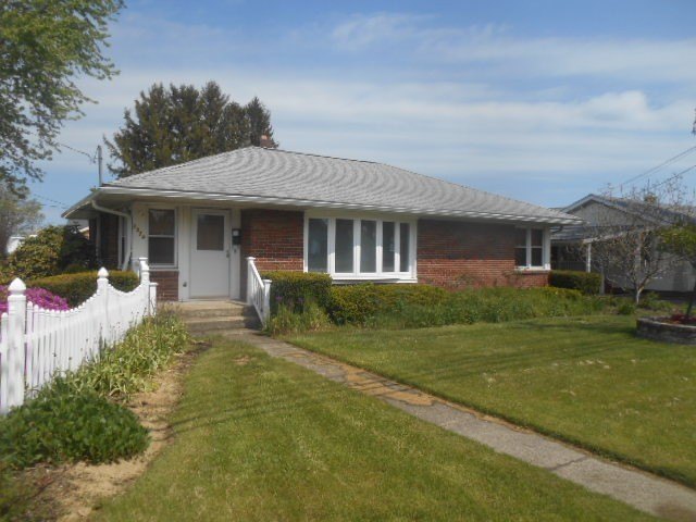 Nicely maintained 3 bedroom 1 bath, brick ranch home located in - Beach Home for sale in Erie, Pennsylvania on Beachhouse.com