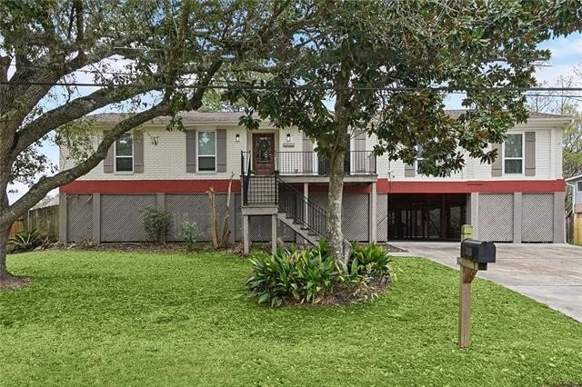 Entertainer's Delight with lots of space! Waterfront property - Beach Home for sale in Slidell, Louisiana on Beachhouse.com