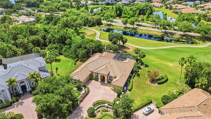 Perfectly placed on over a half acre at the end of a quiet cul - Beach Home for sale in Bradenton, Florida on Beachhouse.com