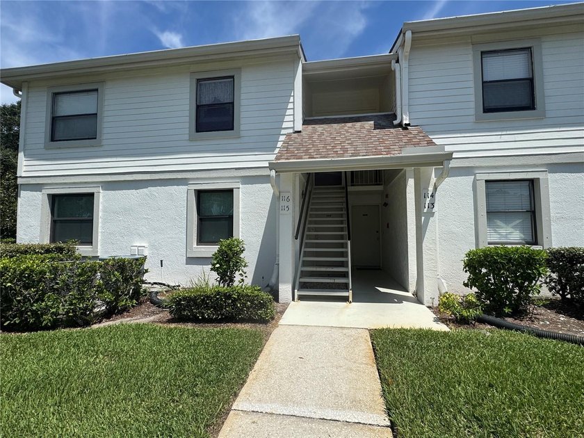 LOCATION, LOCATION, LOCATION! Close to entertainment, shopping - Beach Condo for sale in Oldsmar, Florida on Beachhouse.com