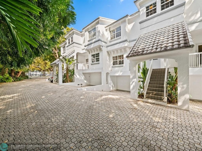 Boutique style 11-unit Villas Las Olas gated townhouse community - Beach Condo for sale in Fort Lauderdale, Florida on Beachhouse.com
