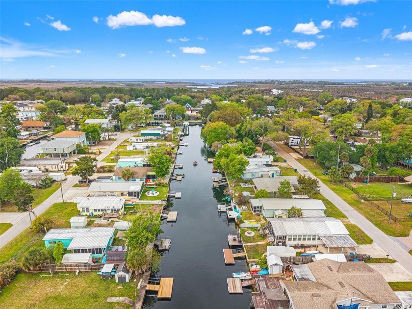 Under contract-accepting backup offers. Welcome to your own - Beach Home for sale in Weeki Wachee, Florida on Beachhouse.com