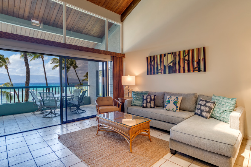 Two Bedroom Oceanfront Condo WLanai-Hale - Beach Vacation Rentals in Lahaina, Hawaii on Beachhouse.com