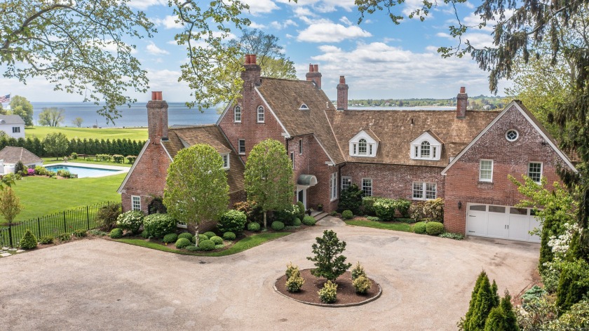 *Pebbles* | Iconic Sasco Hill Estate Timeless Design. Storied - Beach Home for sale in Fairfield, Connecticut on Beachhouse.com