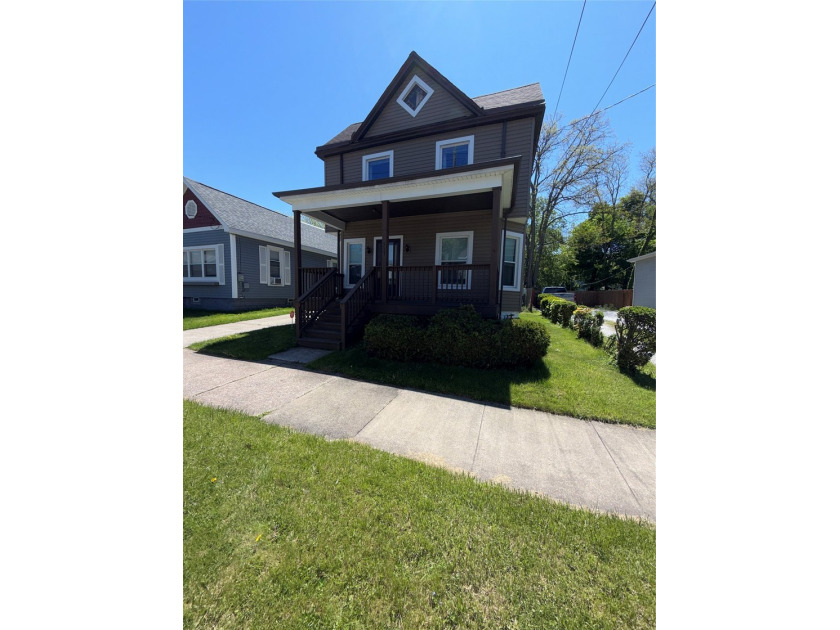 Welcome home to this charming 4-bedroom, 1-bath house a few - Beach Home for sale in Erie, Pennsylvania on Beachhouse.com