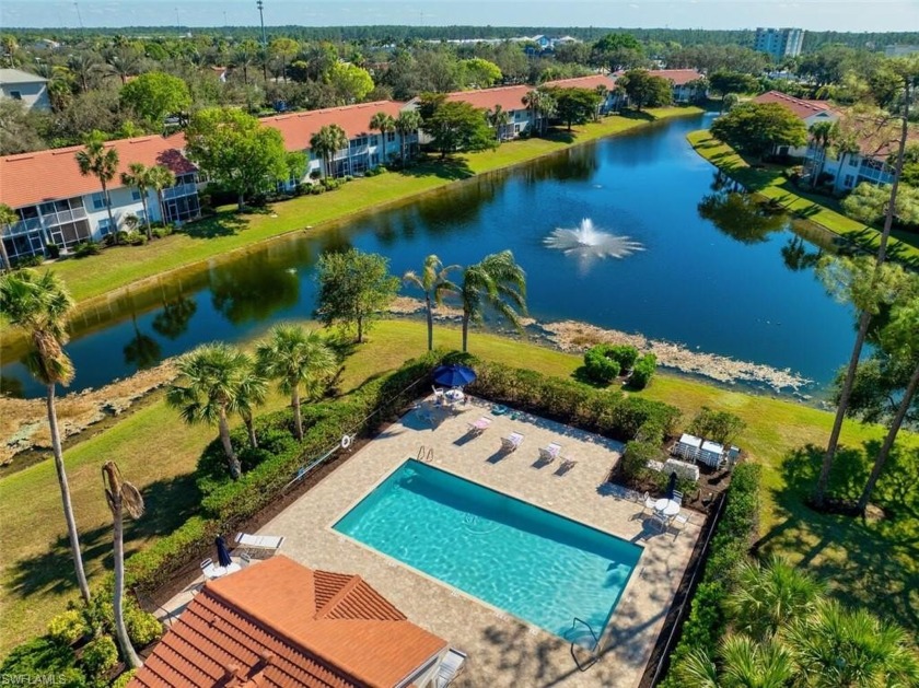 Sunny and bright, 1st floor end-residence, designed in a - Beach Home for sale in Naples, Florida on Beachhouse.com