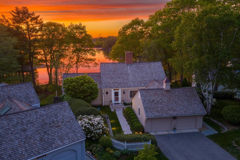 Life in Ducks Head is about location. It's about becoming part - Beach Condo for sale in New Castle, New Hampshire on Beachhouse.com
