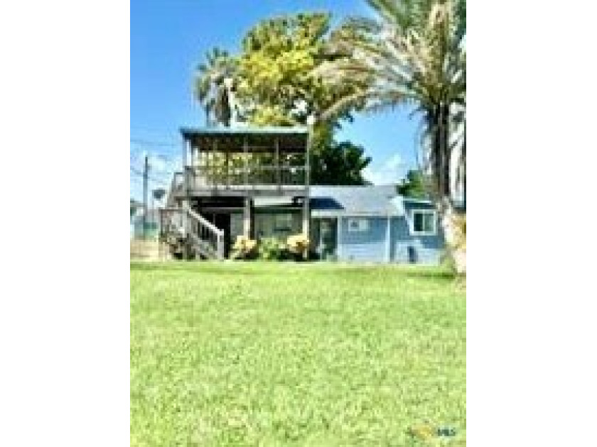 Charming single story brick home 1 block to Kingfisher Beach - Beach Home for sale in Port O Connor, Texas on Beachhouse.com