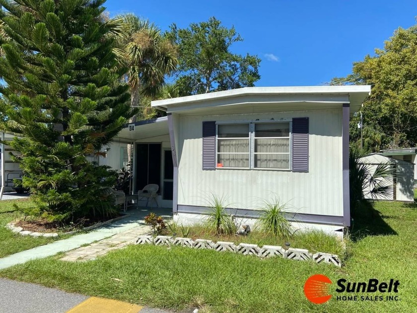 Discover this charming 2-bedroom home located in RidgeCrest, a - Beach Home for sale in Ormond Beach, Florida on Beachhouse.com