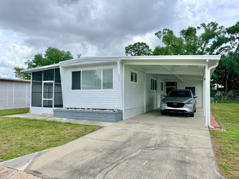 Welcome to 2862 Saralake Drive S., a 55+ community in the - Beach Home for sale in Sarasota, Florida on Beachhouse.com