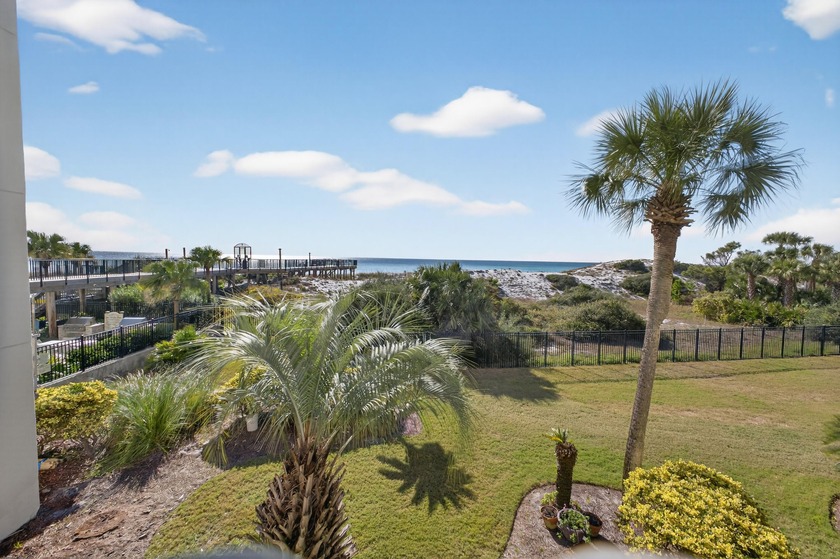 This beautifully appointed 2-bedroom, 2-bath condo is move-in or - Beach Condo for sale in Miramar Beach, Florida on Beachhouse.com