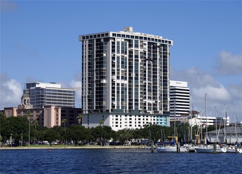 Embrace the incredible Panoramic water views of Tampa Bay in - Beach Condo for sale in St. Petersburg, Florida on Beachhouse.com