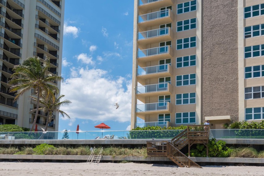 Gorgeous South Facing Oceanfront Condo with views of the ocean - Beach Condo for sale in Riviera Beach, Florida on Beachhouse.com