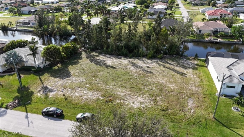 Beautiful lot for sale on a freshwater canal, this exceptional - Beach Lot for sale in Cape Coral, Florida on Beachhouse.com