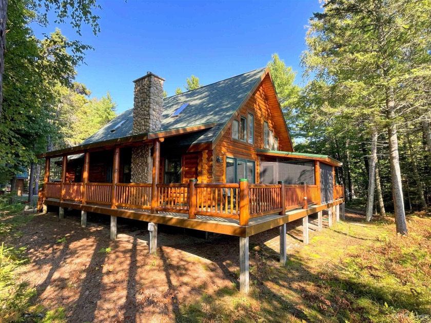 Custom-built by a professional builder using Hiawatha Log Homes' - Beach Home for sale in Gulliver, Michigan on Beachhouse.com